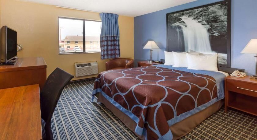 Desk, blackout curtains, iron/ironing board, free WiFi