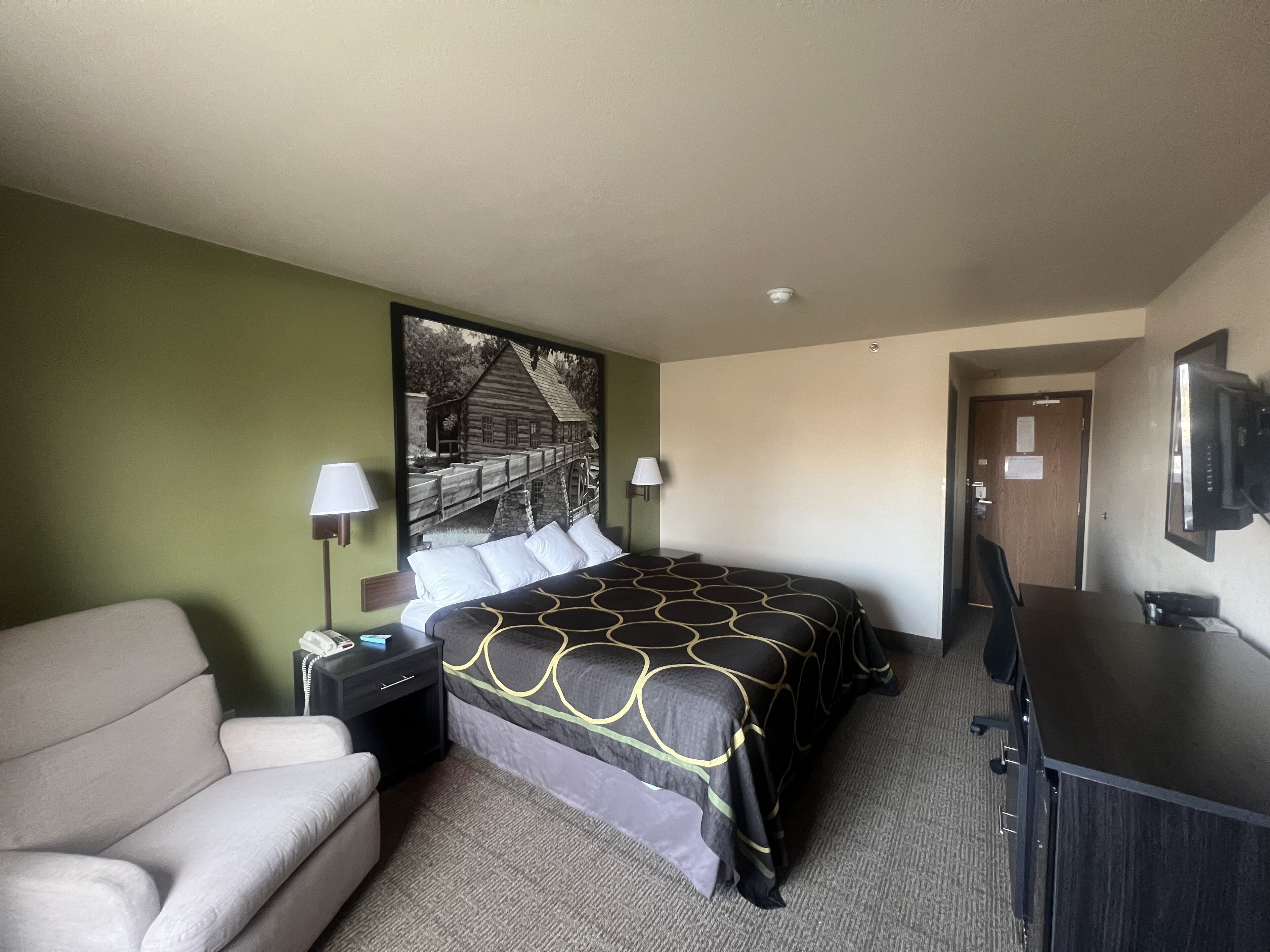 Super 8 by Wyndham Macon