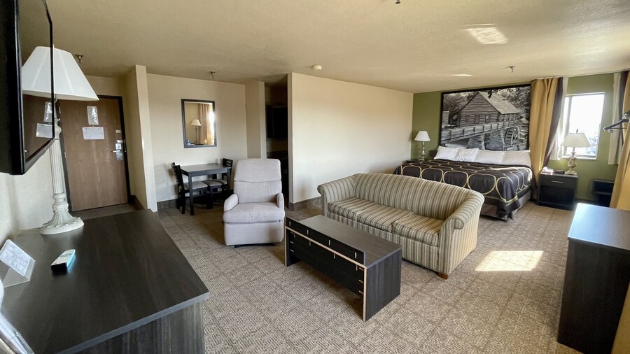 Super 8 by Wyndham Macon