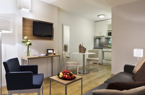 Fridge, microwave, stovetop, electric kettle