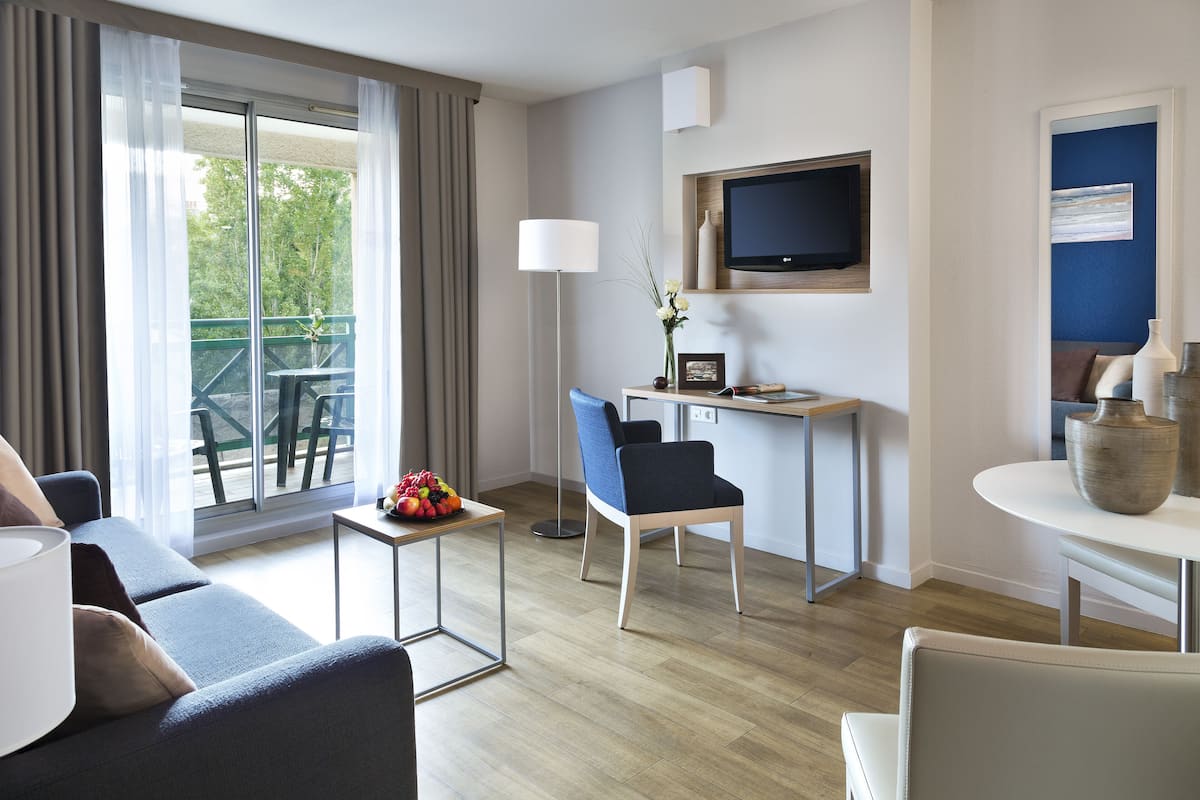 In-room safe, blackout curtains, soundproofing, free WiFi