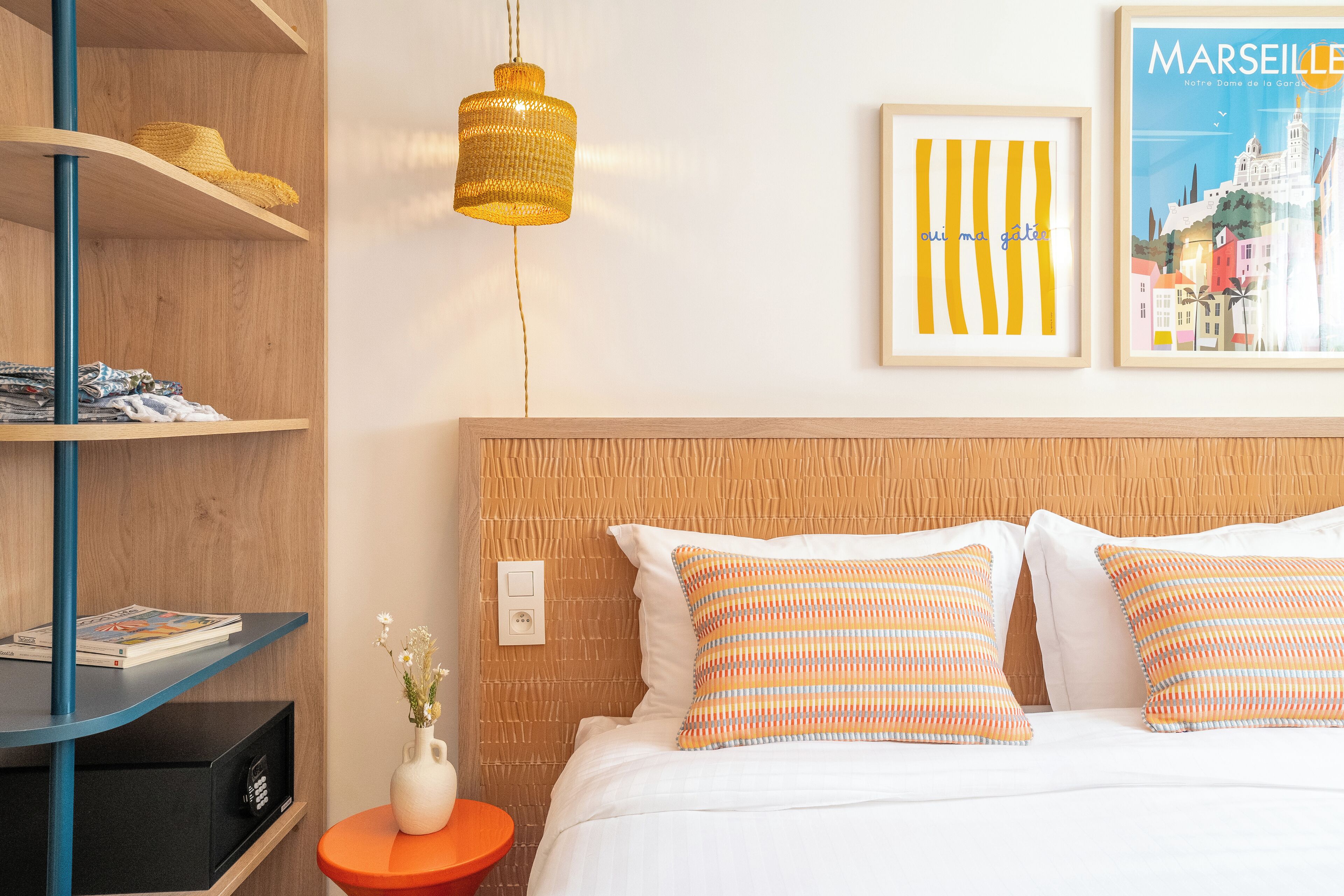 4 人部屋 | 1 室のベッドルーム、セーフティボックス (室内)、デスク、遮光カーテン