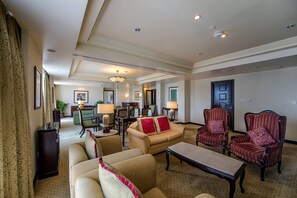 40-inch plasma TV with satellite channels, TV - Miri Marriott Resort & Spa (Miri)