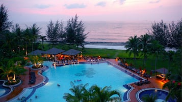 Outdoor pool, pool umbrellas