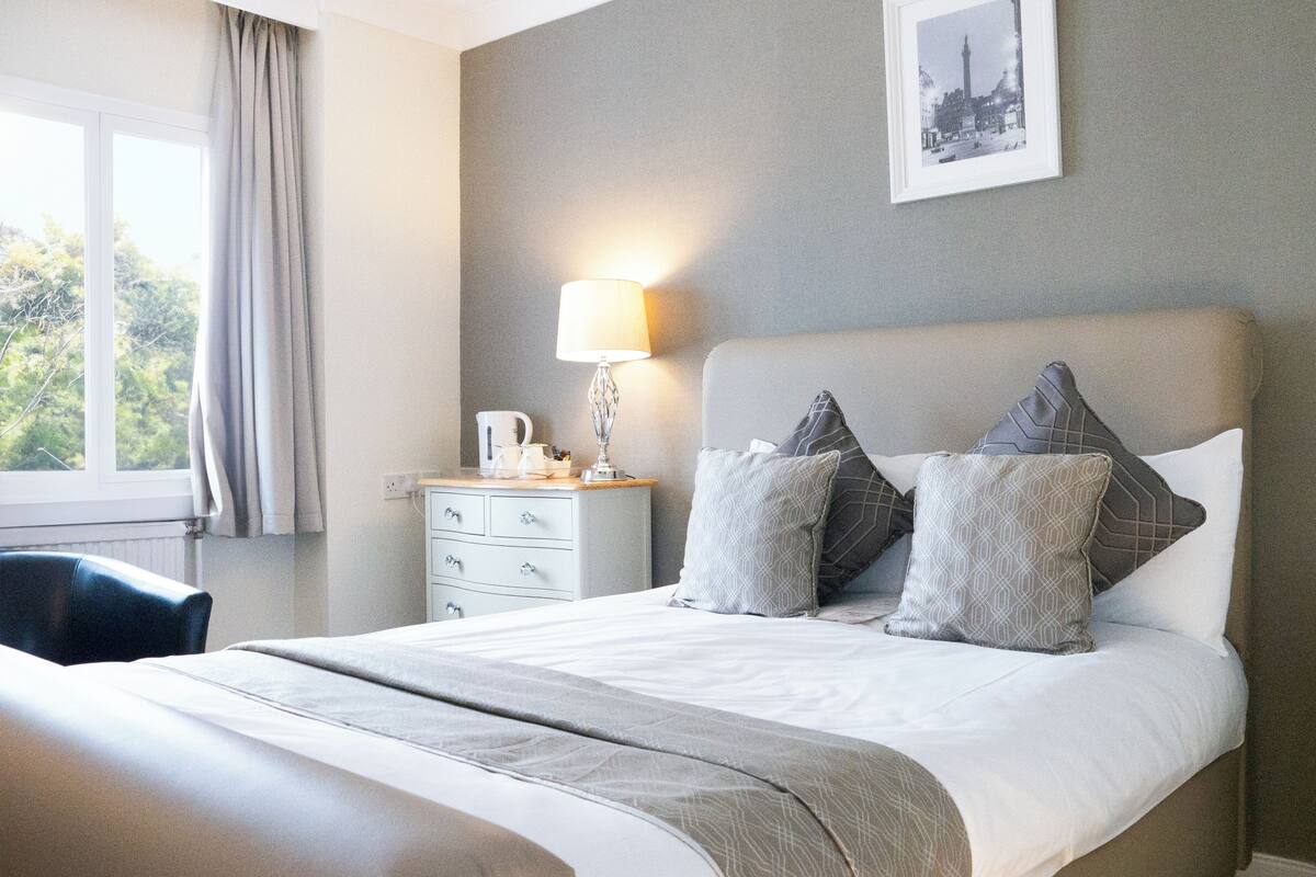Desk, iron/ironing board, free WiFi, bed sheets