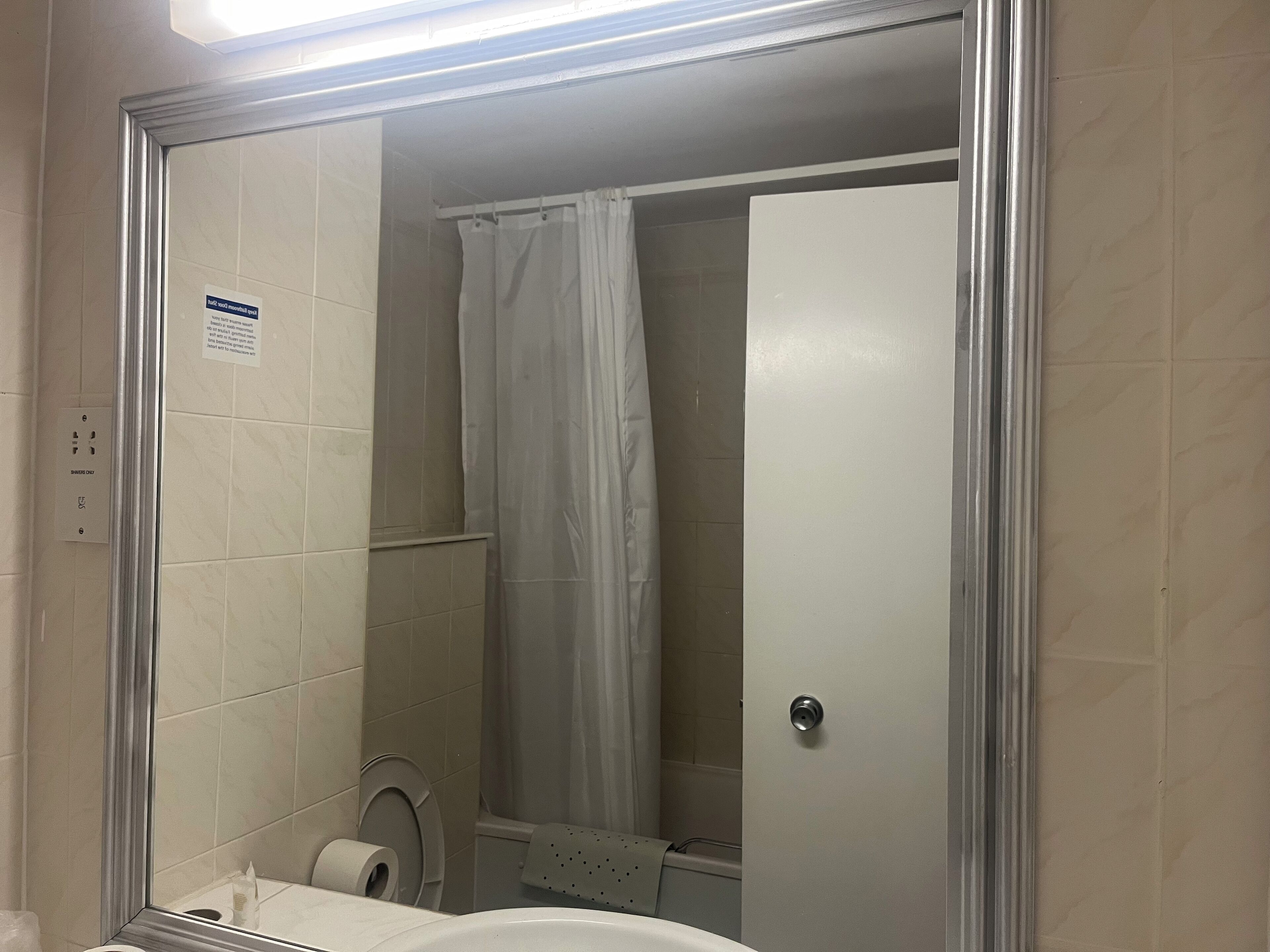 standard twin room | bathroom | shower, hair dryer, towels