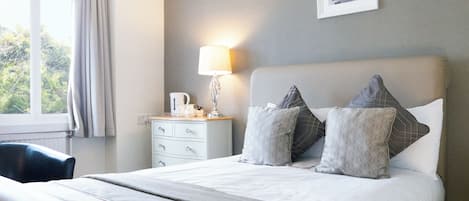 Executive Double Room | Desk, iron/ironing board, free WiFi, bed sheets