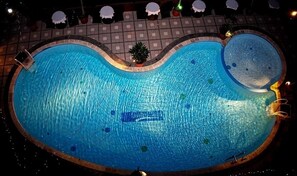 Outdoor pool, pool umbrellas