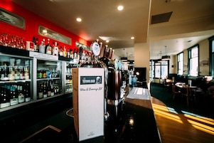 Bar (en la propiedad)