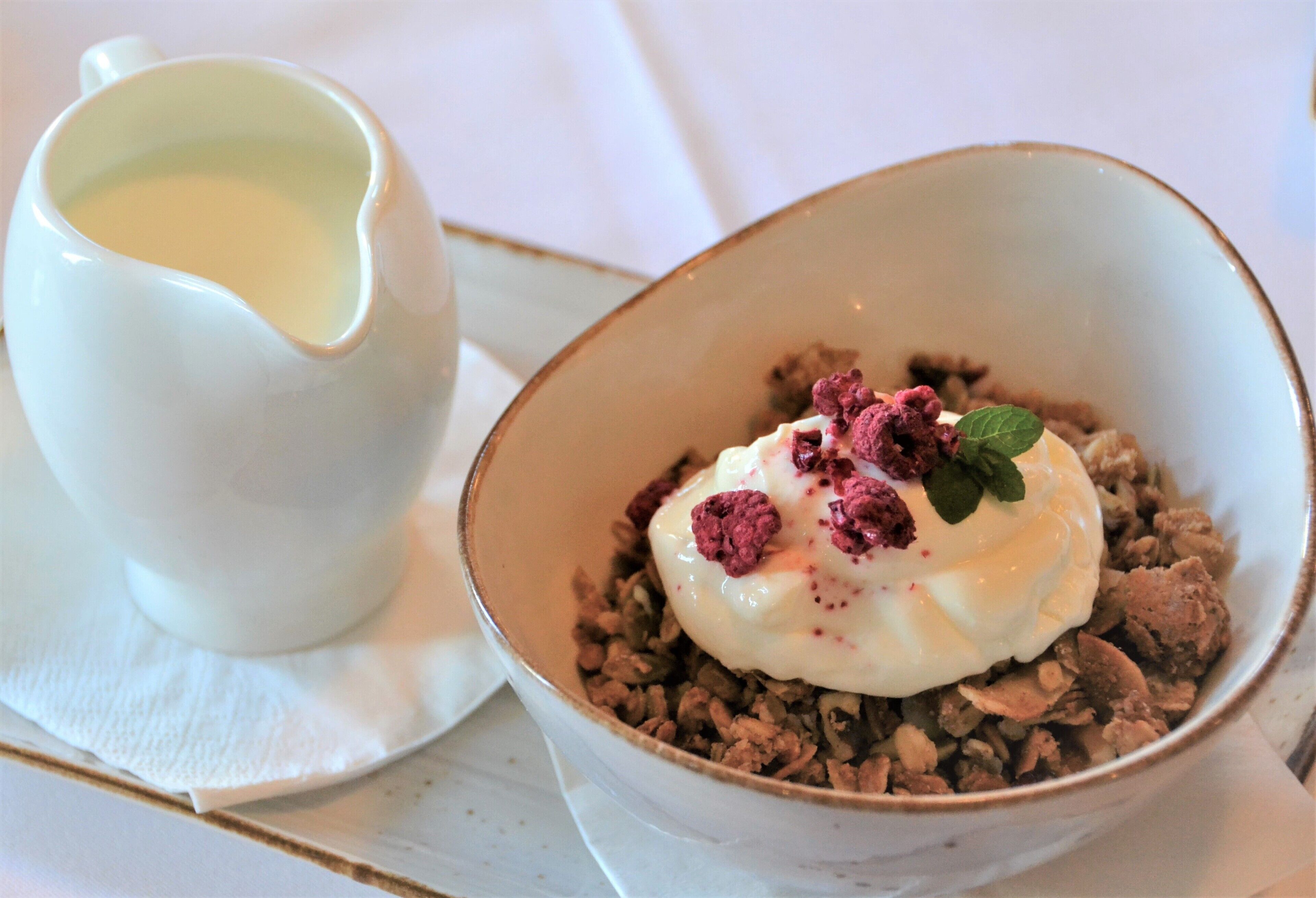 daily cooked-to-order breakfast for a fee