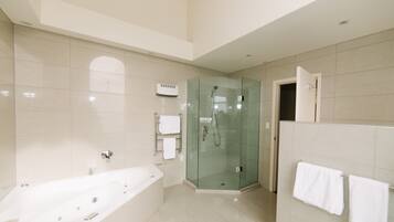 Junior Suite | Bathroom