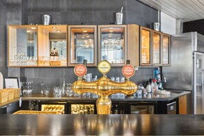 Bar (on property) - Best Western Eurostop Orebro (Örebro)