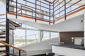 Suite, 1 très grand lit, non-fumeur | 1 chambre, bureau, espace de travail pour ordinateurs portables