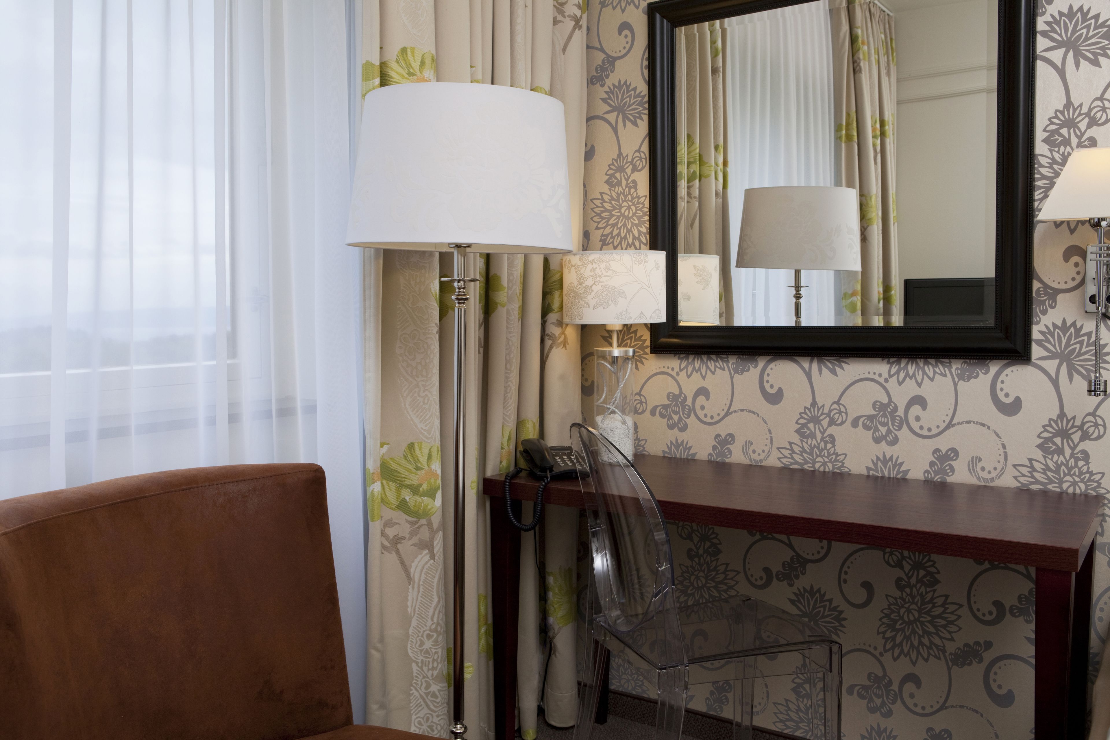 standard room, 2 single beds, non smoking | 1 bedroom, pillow-top beds, desk, cots/infant beds