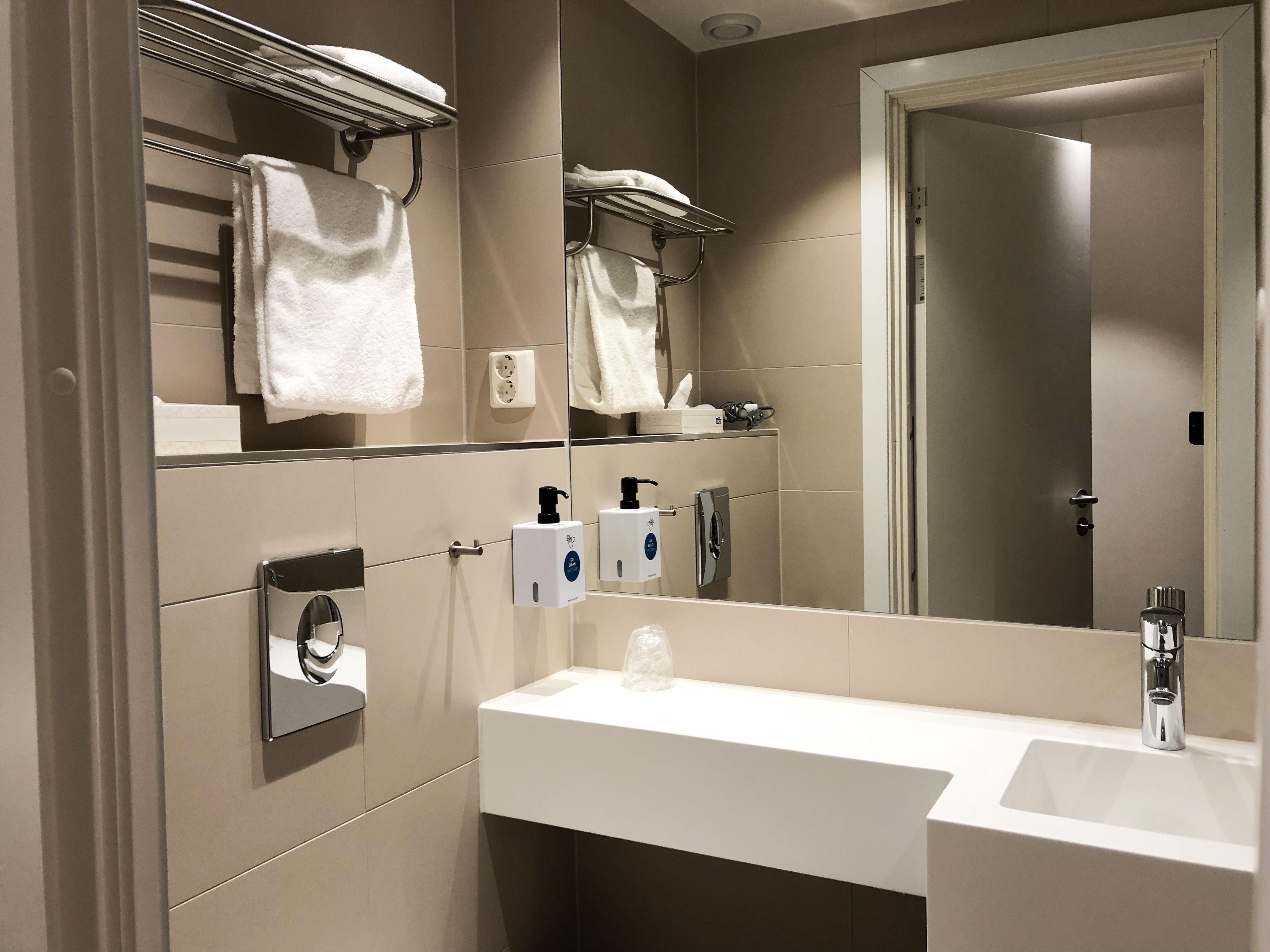 single room (compact) | bathroom | hair dryer, towels