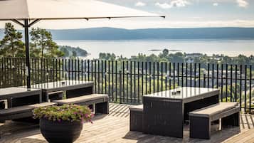 Tomannsrom – superior | Terrasse/patio
