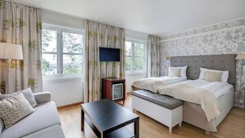 スーペリア ツインルーム | 1 室のベッドルーム、ピロートップベッド、デスク、ベビーベッド