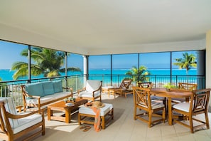 Condo, 3 chambres, vue sur l’océan | Balcon