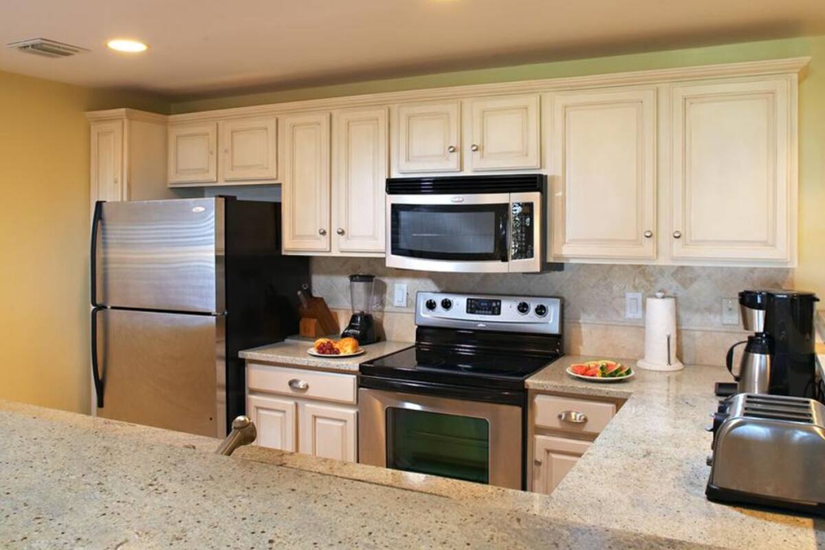 Coffee/tea maker, microwave