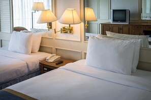 Executive Room | Minibar, in-room safe, iron/ironing board, rollaway beds