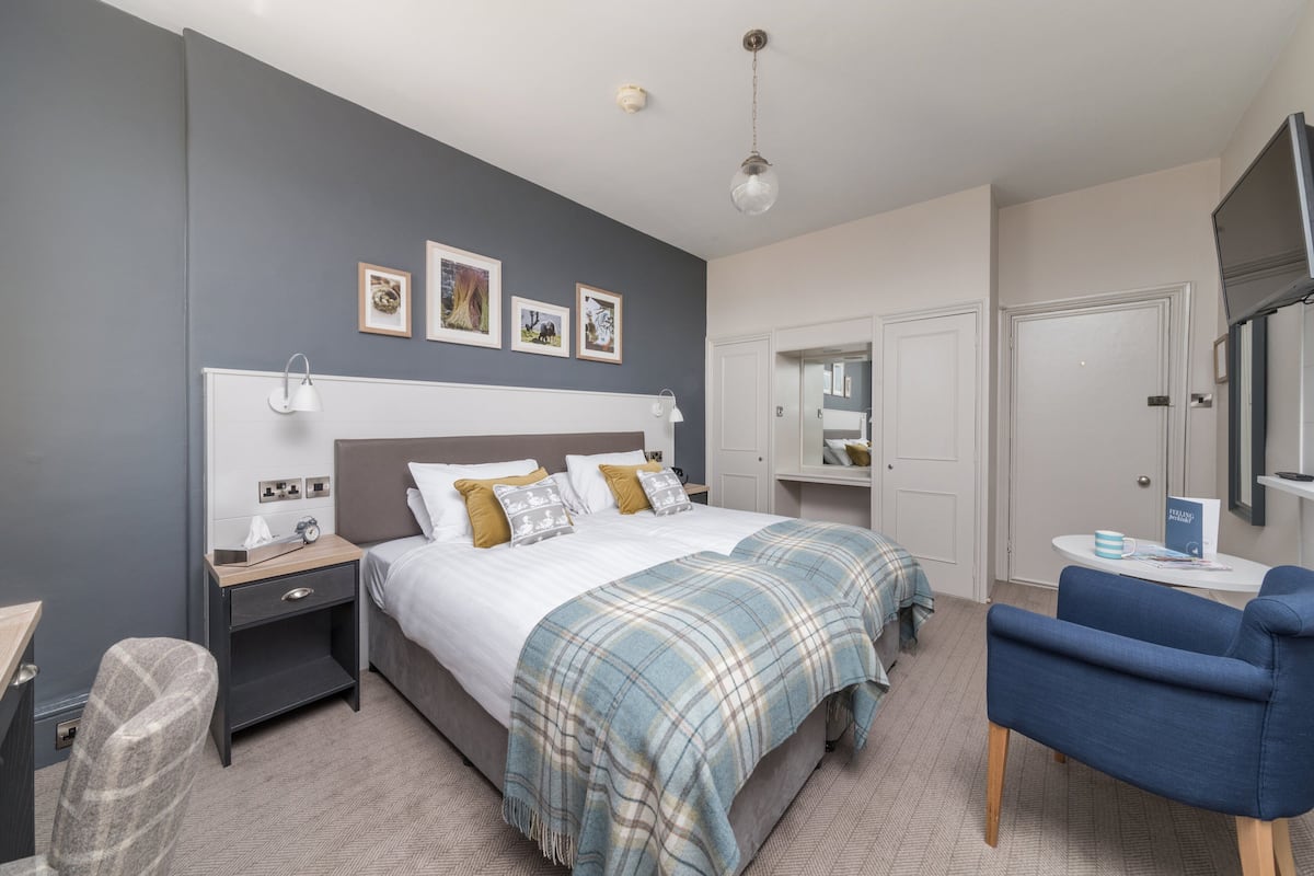 Classic Twin Room | Desk, blackout drapes, iron/ironing board, free WiFi