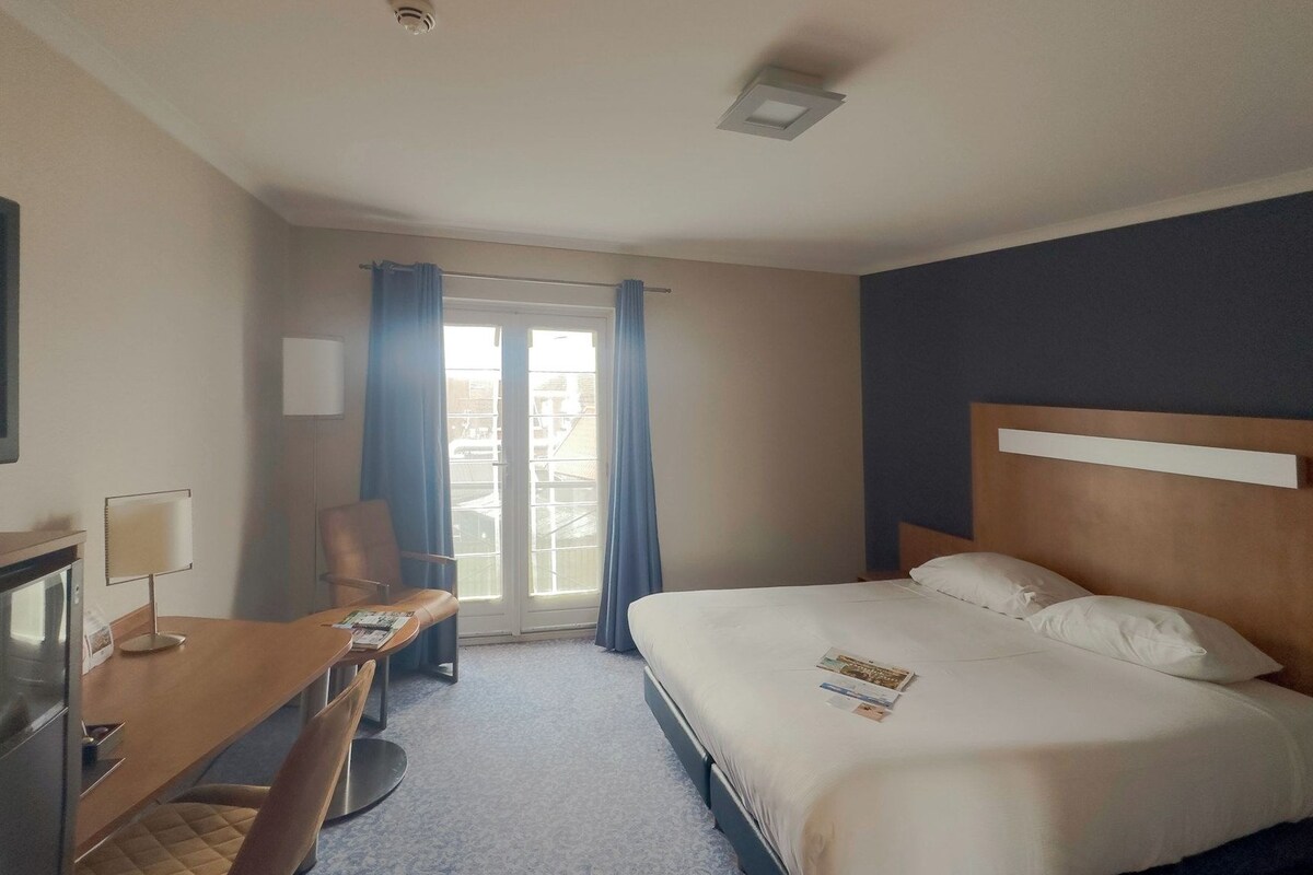 1 bedroom, in-room safe, desk, laptop workspace