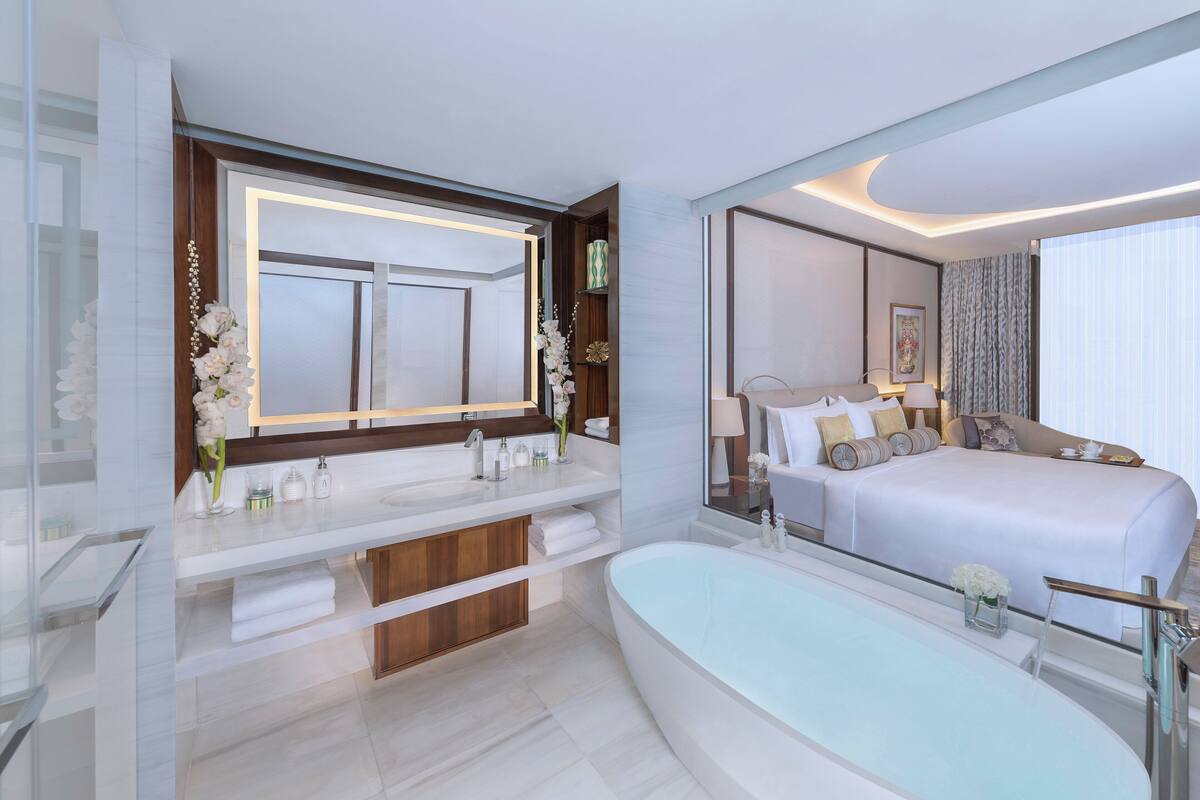 Premium bedding, minibar, in-room safe, desk