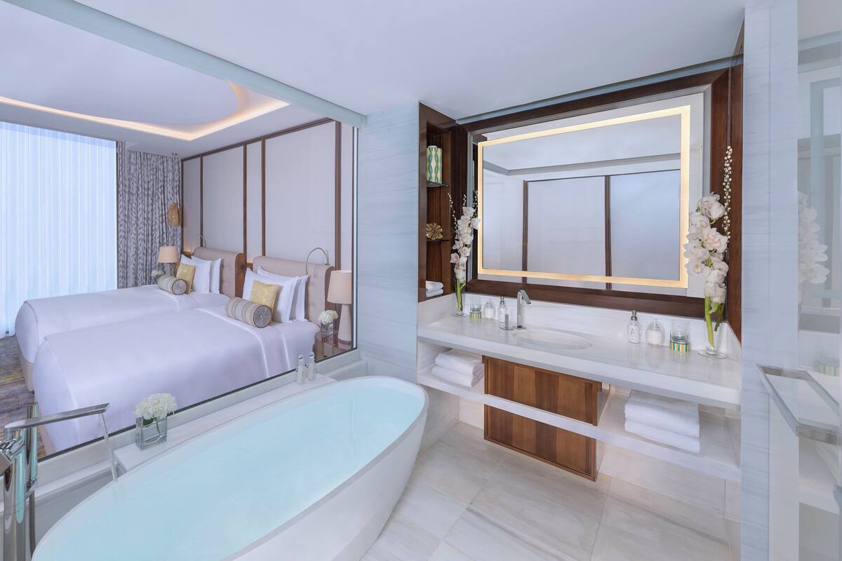Premium bedding, minibar, in-room safe, desk