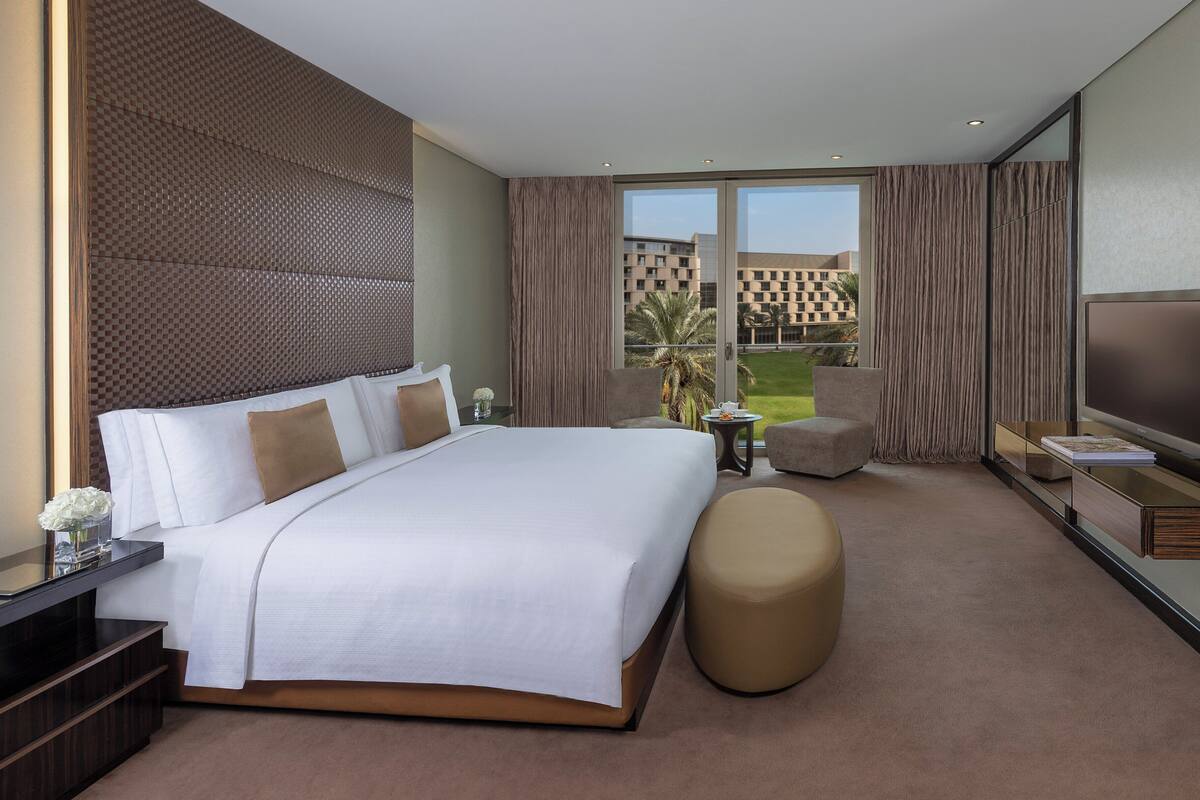 Premium bedding, minibar, in-room safe, desk