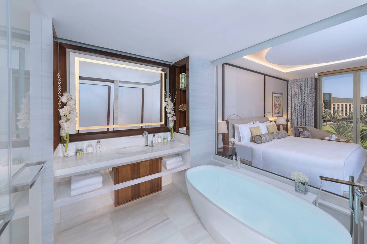 Premium bedding, minibar, in-room safe, desk