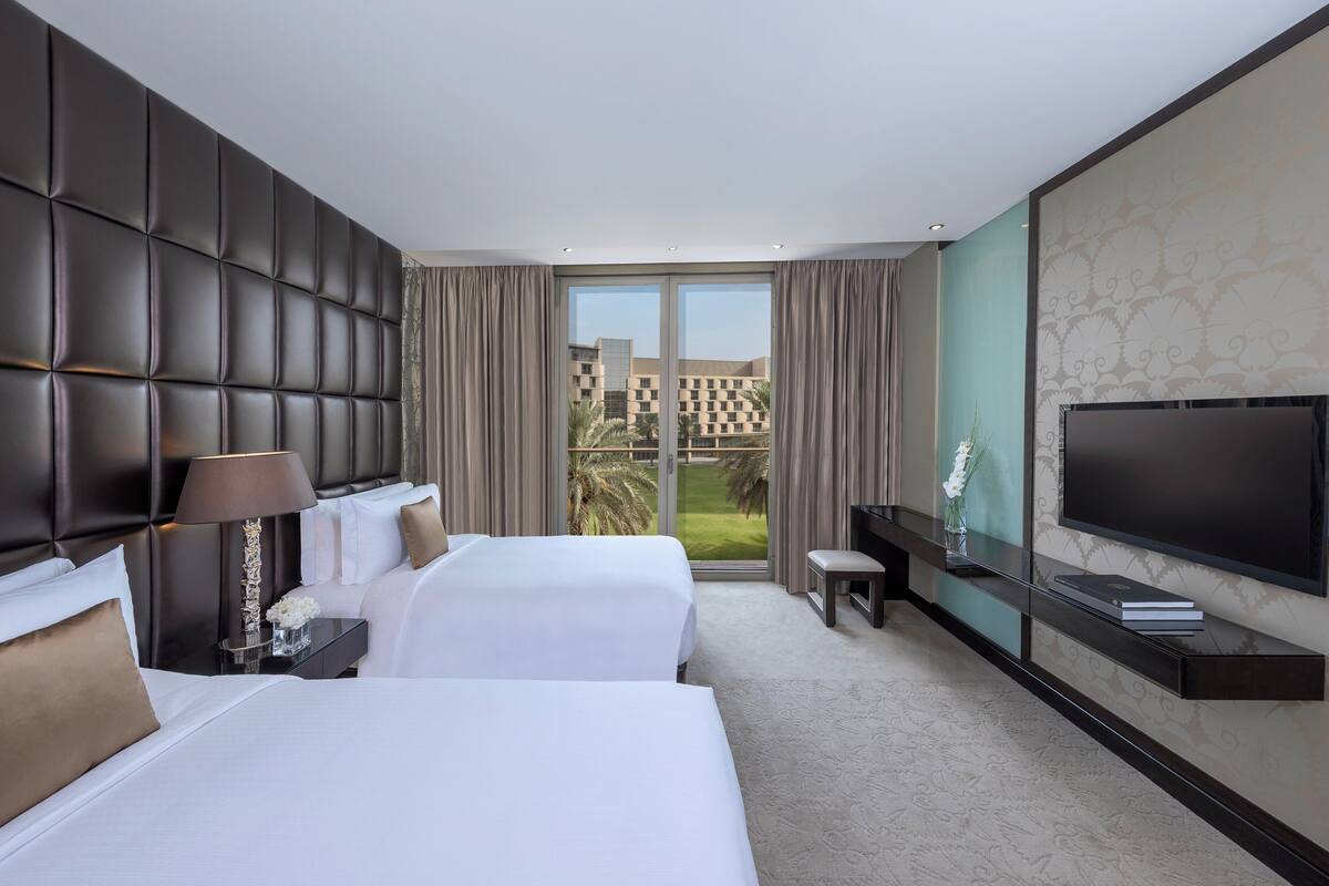 Premium bedding, minibar, in-room safe, desk