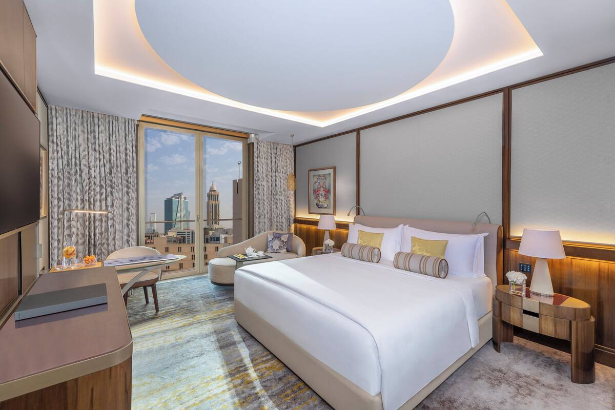 Premium bedding, minibar, in-room safe, desk