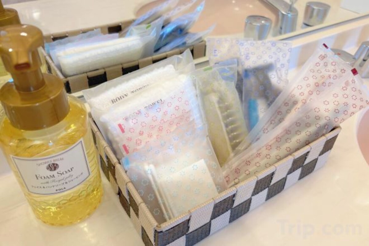 Bathroom amenities
