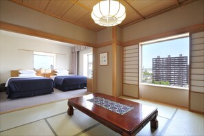 1 bedroom, premium bedding, in-room safe, desk