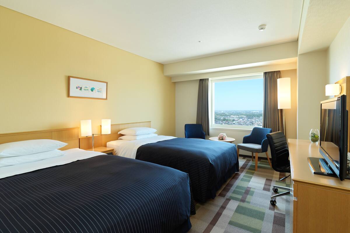 High Floor Twin Room, Non Smoking | Premium bedding, in-room safe, desk, laptop workspace