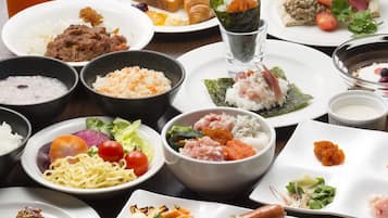 Café da manhã com buffet todos os dias (JPY 3000 por pessoa)