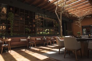 Café da manhã, almoço e jantar