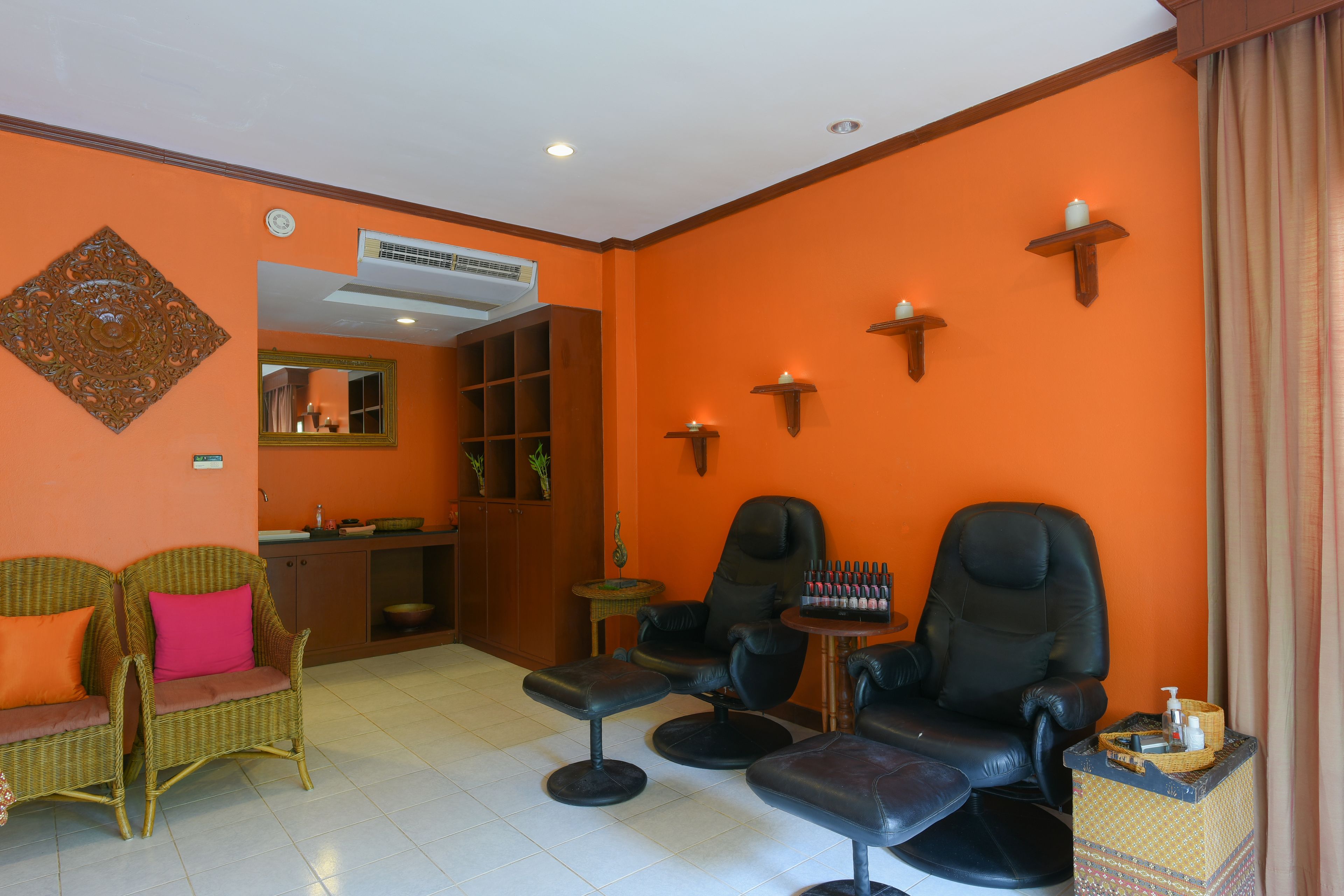 couples treatment room(s), body treatments, hydrotherapy, aromatherapy