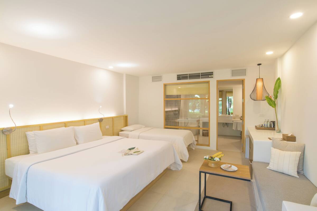 Deluxe-Dreibettzimmer, Gartenblick