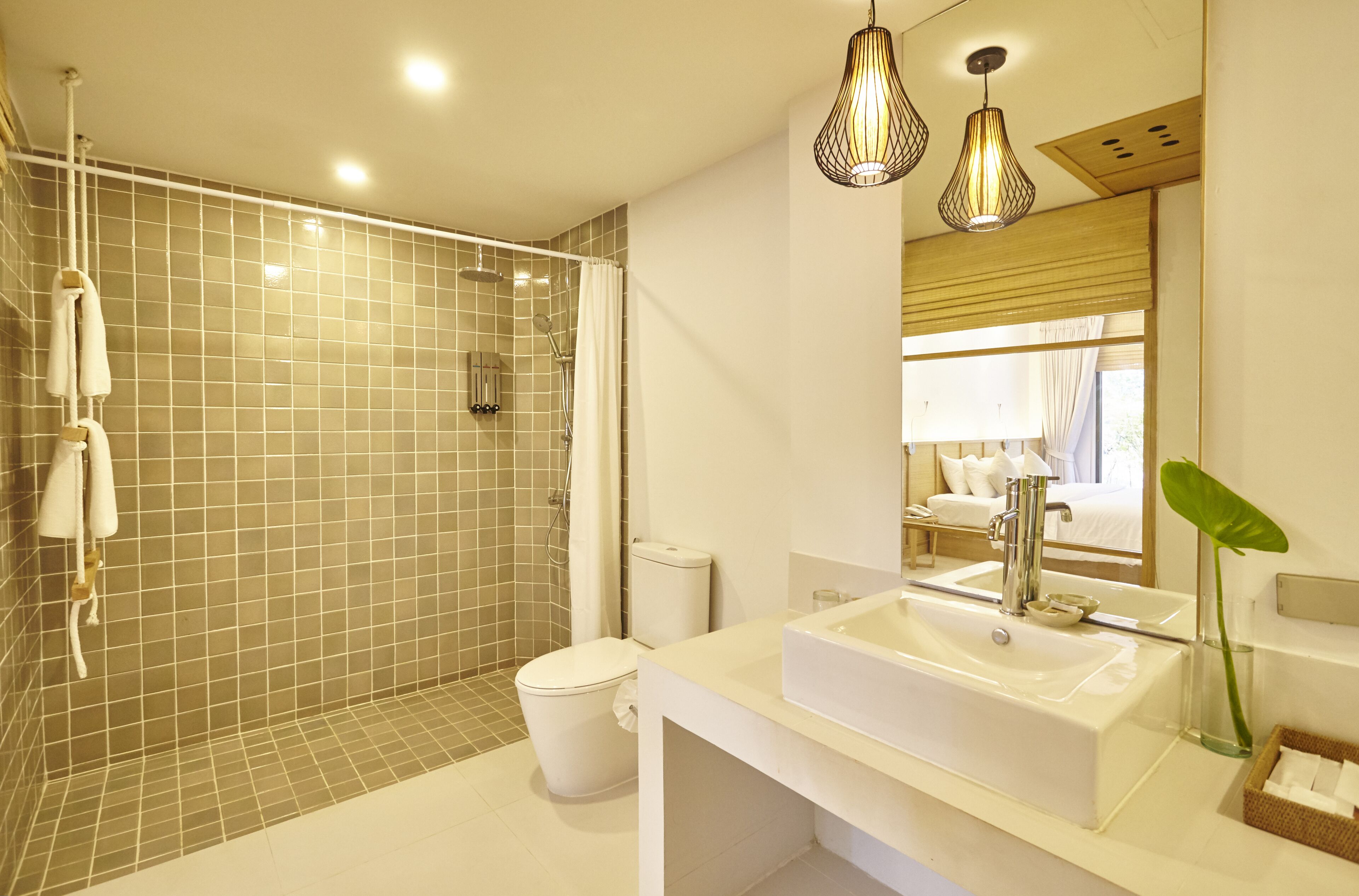 shower, rainfall showerhead, free toiletries, hair dryer