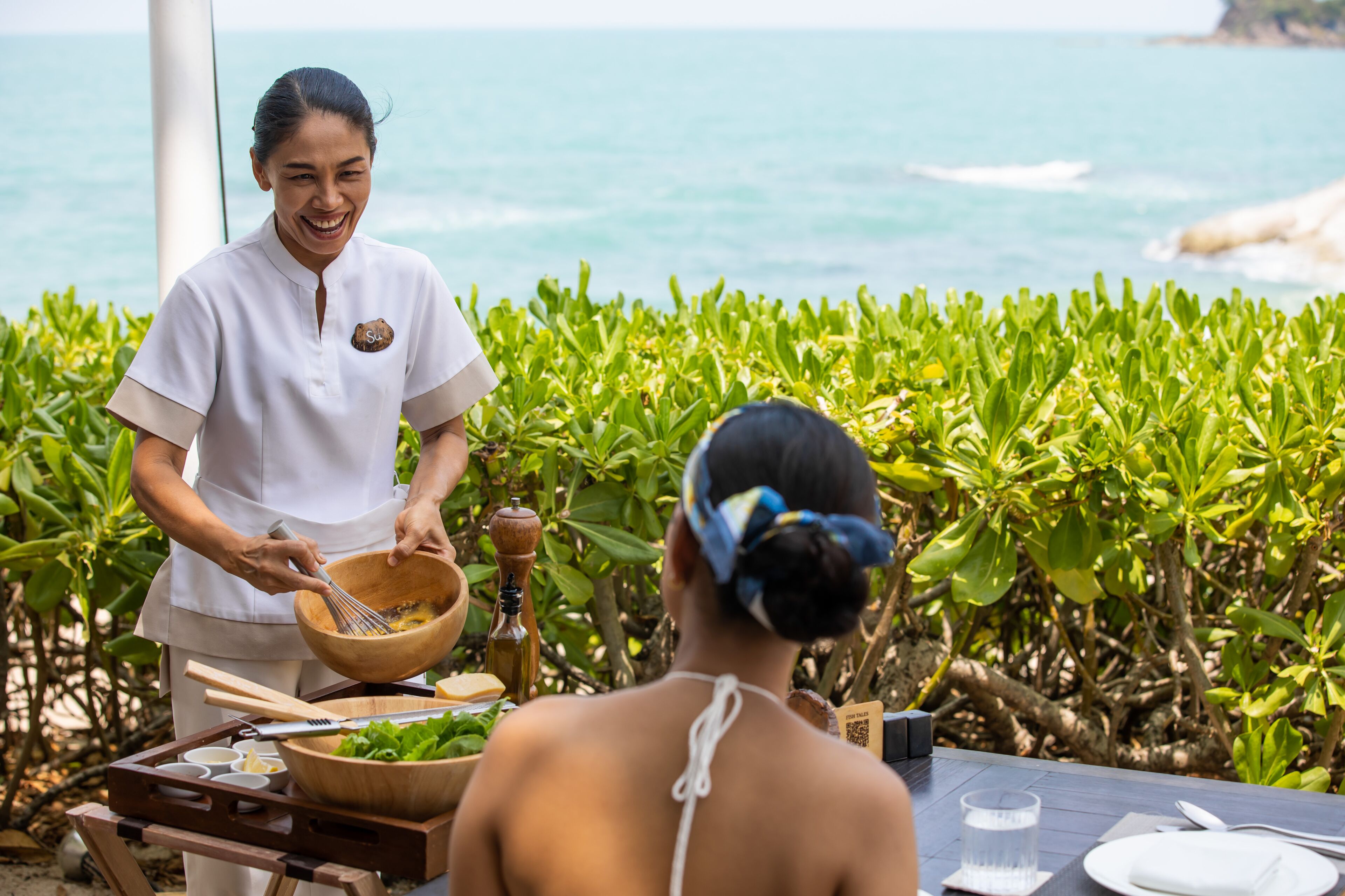 3 restaurants; breakfast, lunch and dinner served 