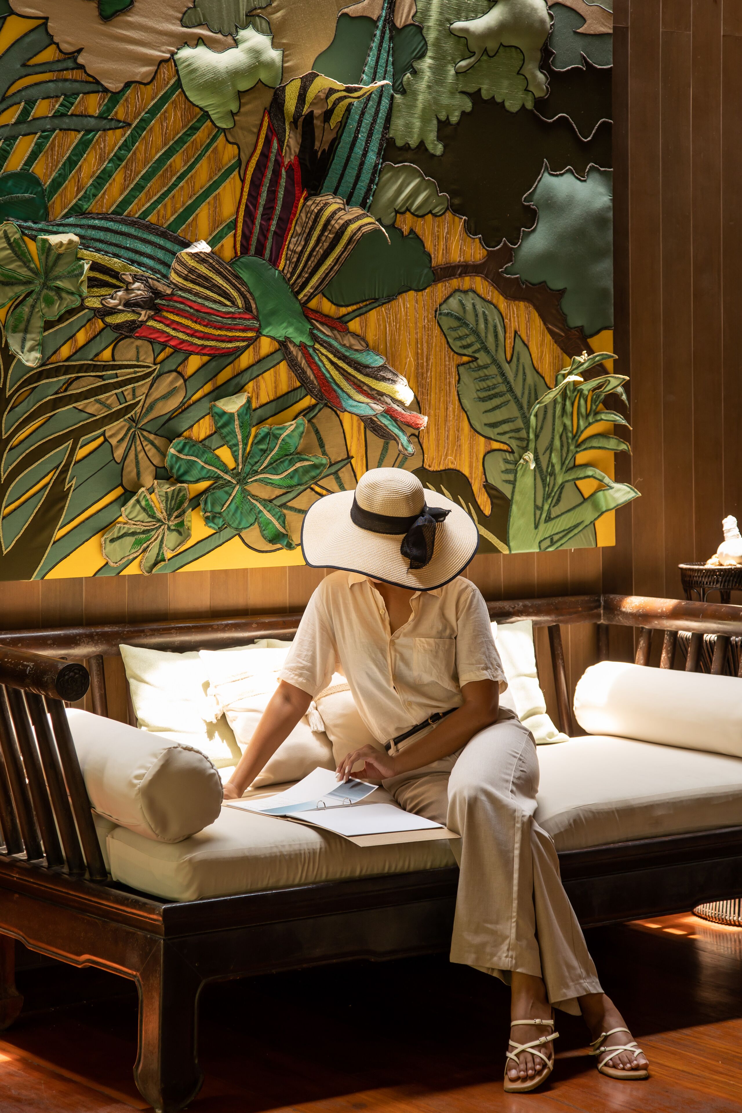 cocktail bar, beach views, open daily