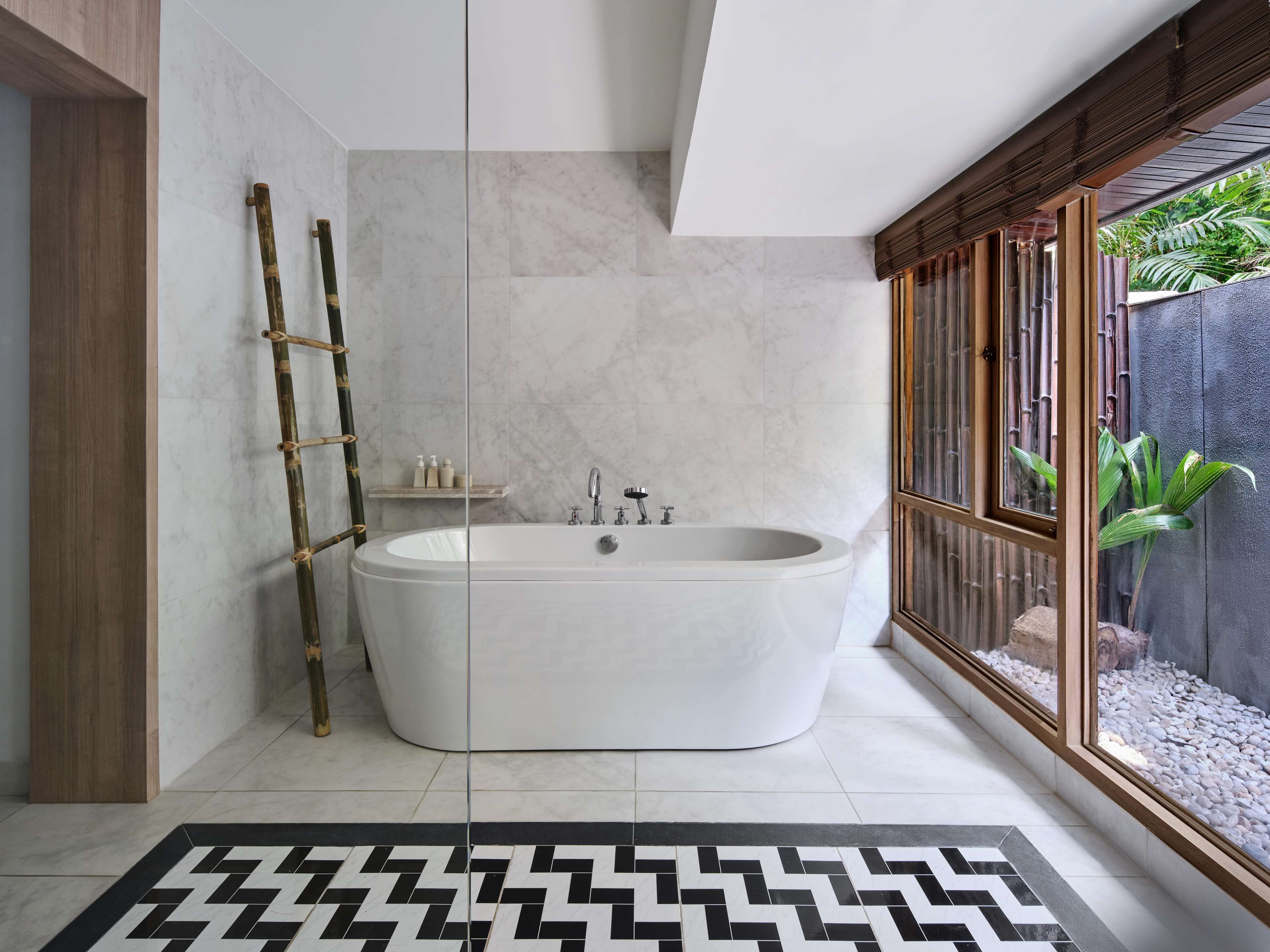 Beachfront Suite | Bathroom | Separate bathtub and shower, deep-soaking bathtub, rainfall showerhead