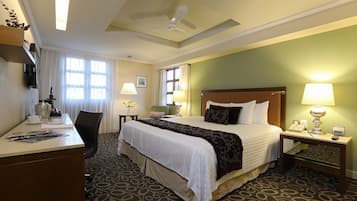 Premium bedding, in-room safe, desk, soundproofing