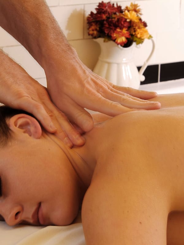 Couples treatment room(s), hot tub, steam room