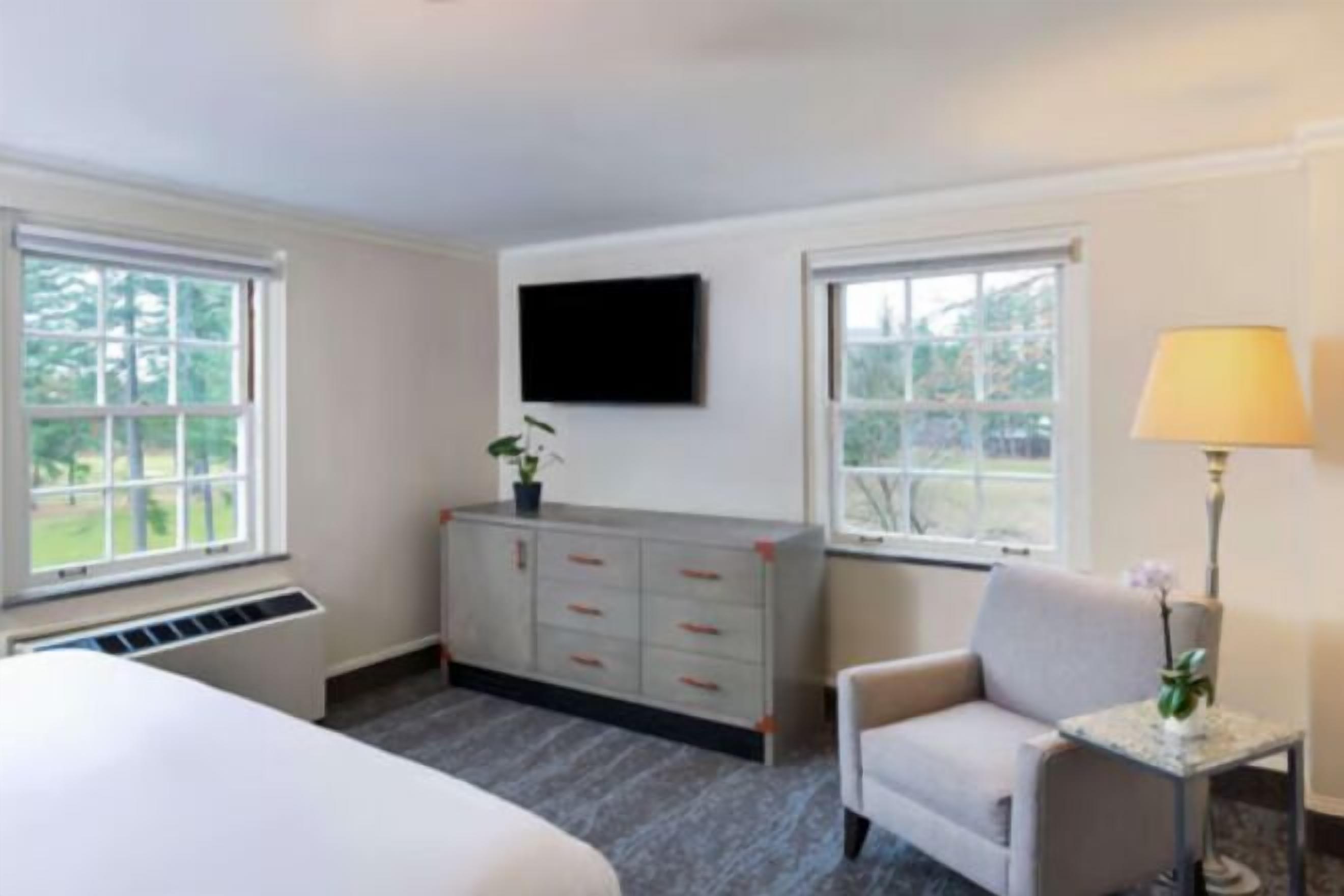 In-room safe, iron/ironing board, free WiFi, bed sheets