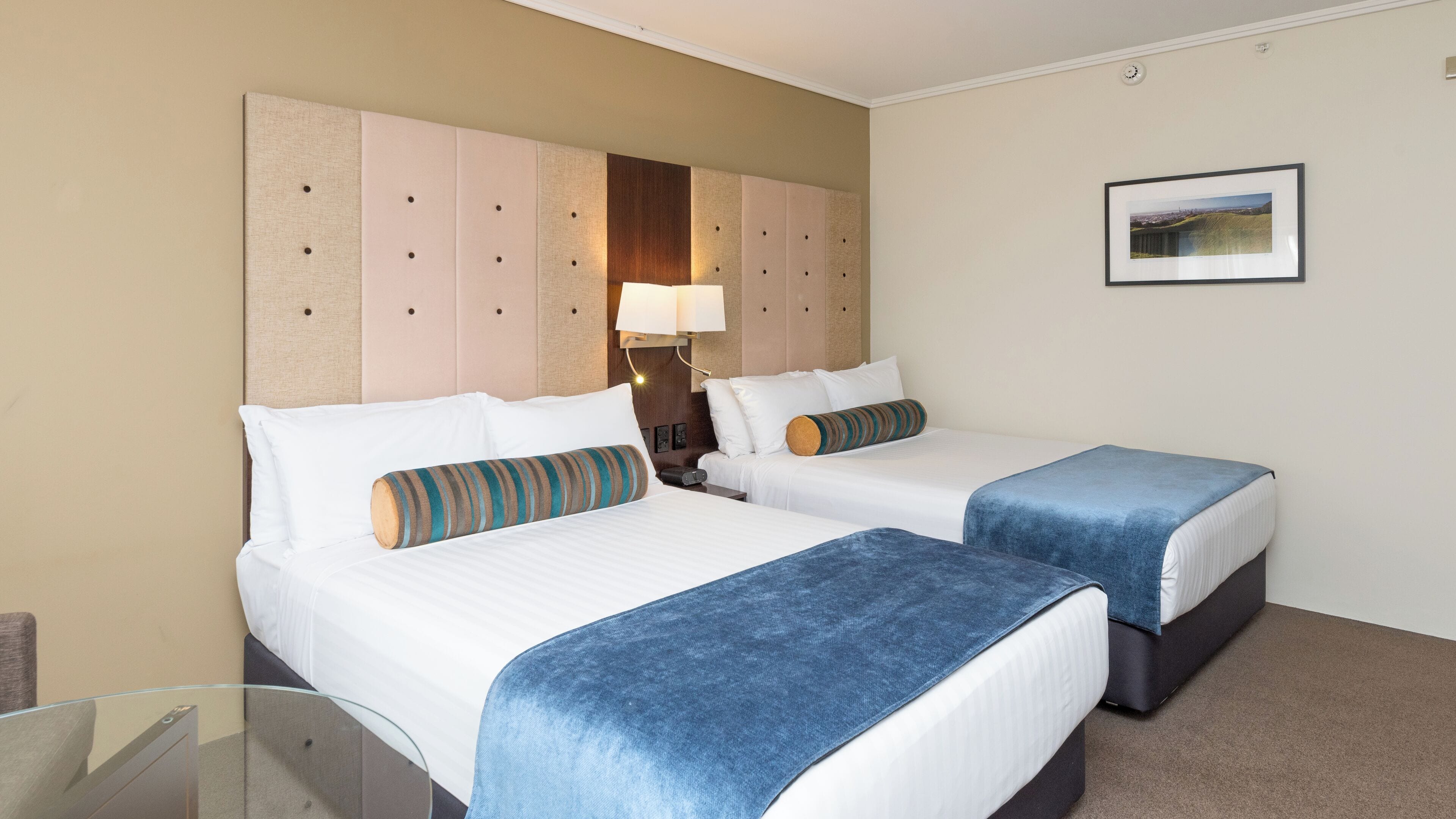 Rom – superior, 2 dobbeltsenger | Sengetøy av topp kvalitet og senger med Select Comfort-madrass