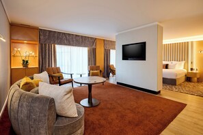 Junior Suite, 1 King Bed, City View | Living area | 43-inch LED TV with satellite channels - Grand Millennium Auckland (Auckland)