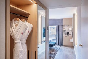 Rom – club, 2 dobbeltsenger, Club Lounge-tilgang | Sengetøy av topp kvalitet og senger med Select Comfort-madrass