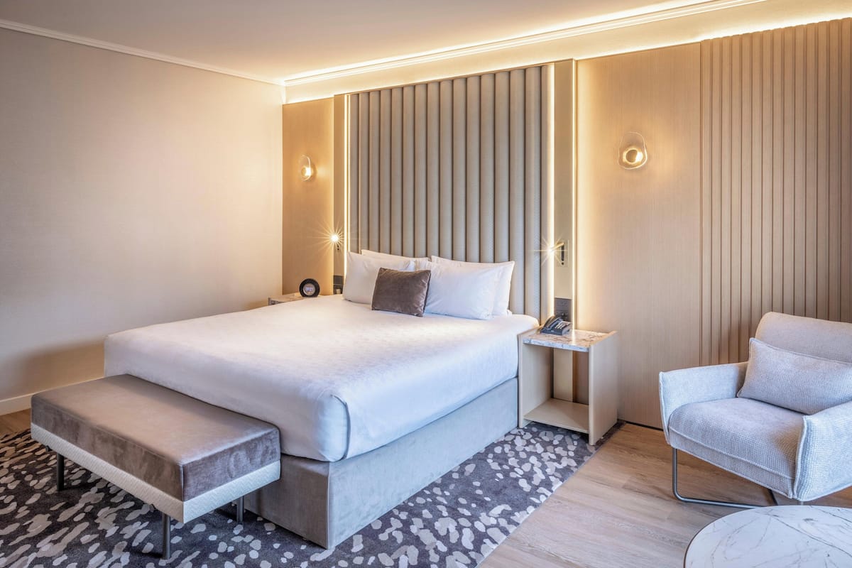 Premium bedding, Select Comfort beds, in-room safe, blackout curtains
